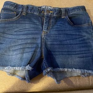 Cat and Jack girls 14/16 selling because ur doesn’t fi anymore! Super cute